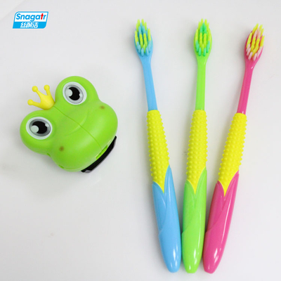 เครื่องมือสุขอนามัยในช่องปากสำหรับเด็กแปรงสีฟันขนอ่อนปานกลางอ่อน PBT TPR