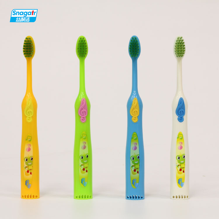 เด็ก 3-6 ปีแปรงสีฟันยางนุ่มจับสุขอนามัยในช่องปากสี
